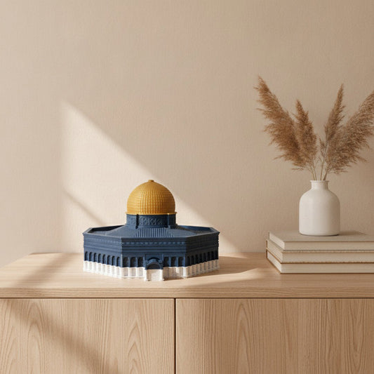 Maquette du Dôme du Rocher Al-Aqsa | Décoration islamique Jérusalem – Gros plan sur un buffet dans un salon moderne, Vue 1